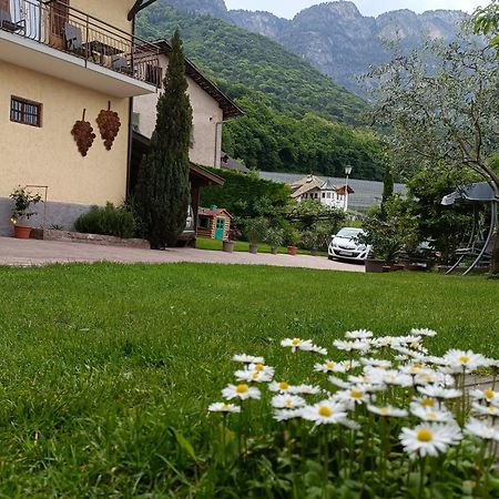 Ferienwohnungen Luggin Caldaro Buitenkant foto