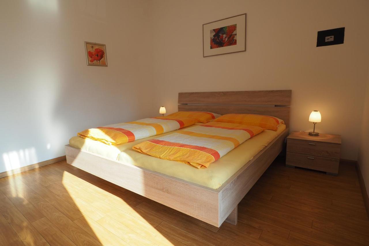 Ferienwohnungen Luggin Caldaro Buitenkant foto